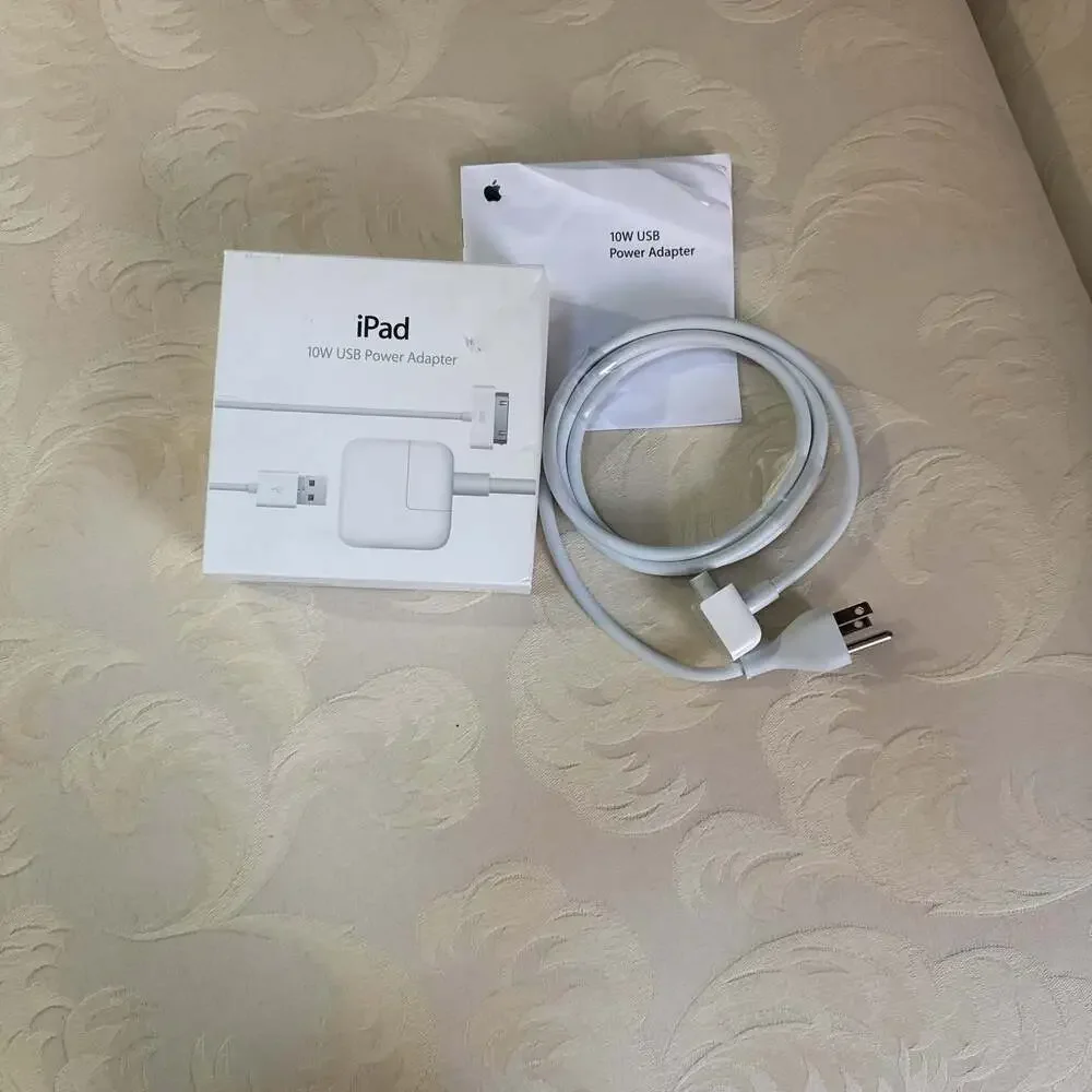 Apple iPad 10W USB Power Adapter Cable and Manual